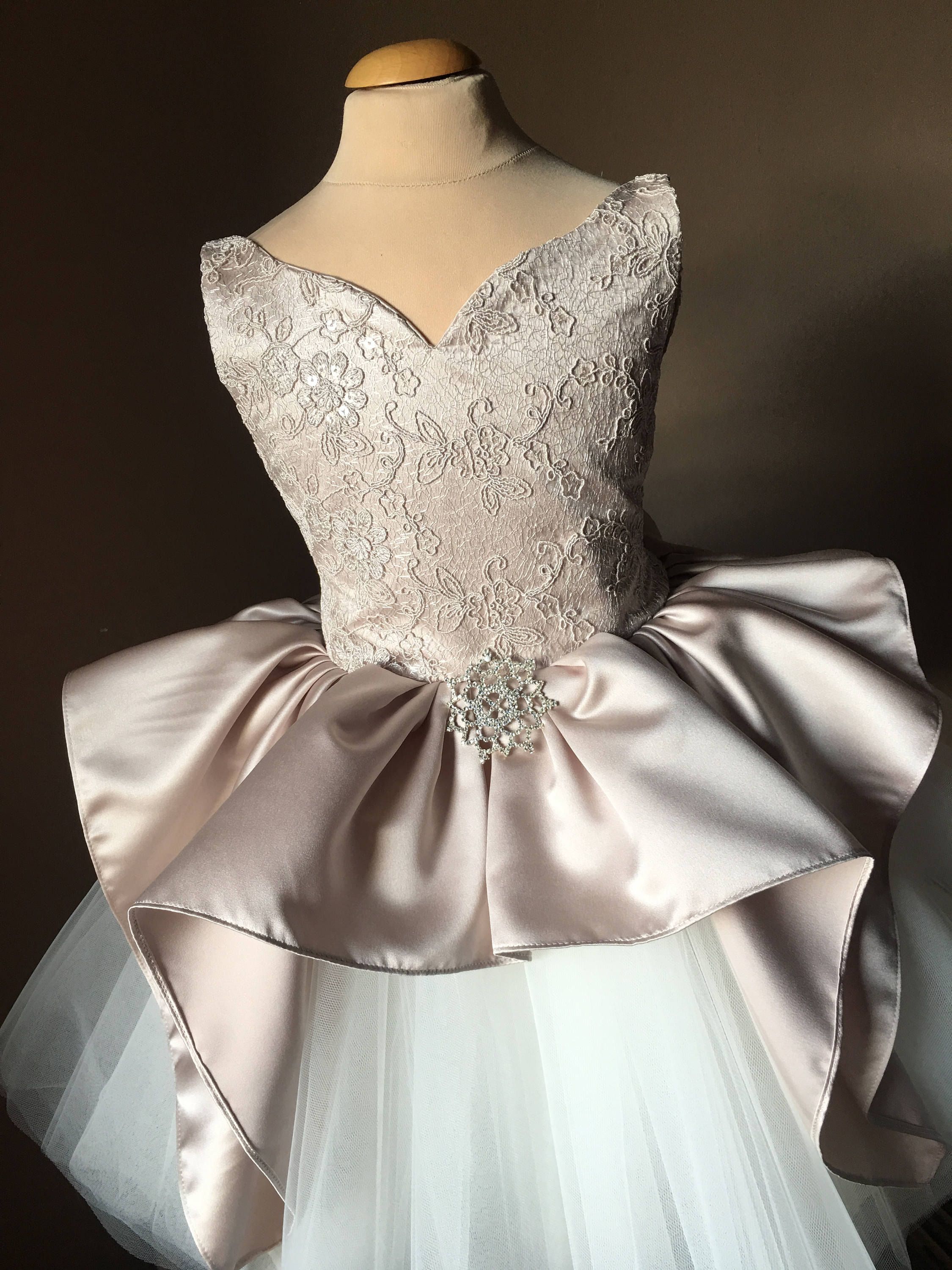 SHELLY Ivory Lace Champagne Tulle Flower Girl Dress ...
Ivory Lace Vintage Flower Girl Dress