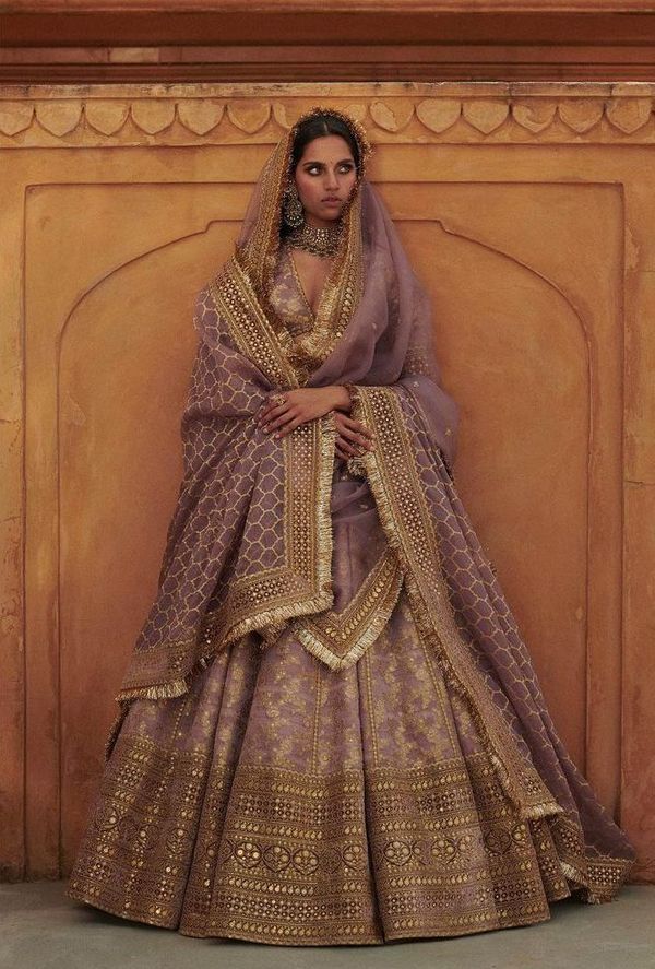 Sabyasachis 2022 Heritage Bridal Collection Pictures : Including Katrina's Lehenga Indian Bride Outfits, Party Wear Indian Dresses, Dress Indian Style, Indian Designer Outfits, Indian Fashion Dresses, Indian Attire, Indian Wedding Dresses, Pakistani Wedding Outfits, Designer Party Wear Dresses