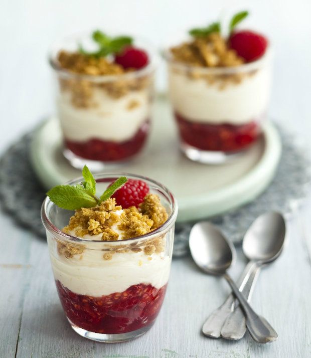 Převrácený cheesecake , Foto: isia.com Delicious Dinner Recipes, Appetizer Recipes, Yummy Food, Macaron Cookies, Sweet Bar, Cheescake, Food Videos Desserts, Cheesecake Recipes, Workout Food