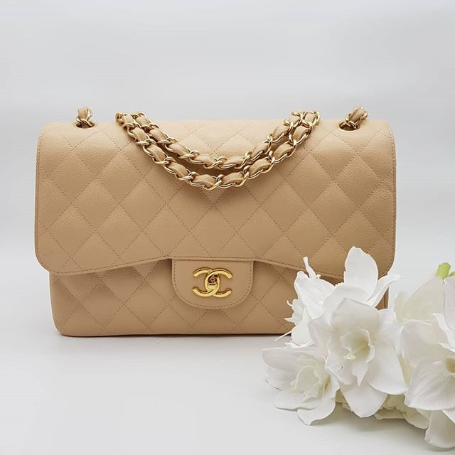 4500 wire. Preloved in Excellent Condition Chanel Classic
