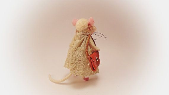 Süsse Maus will schwanz lutschen Süsse Maus will schwanz lutschen
