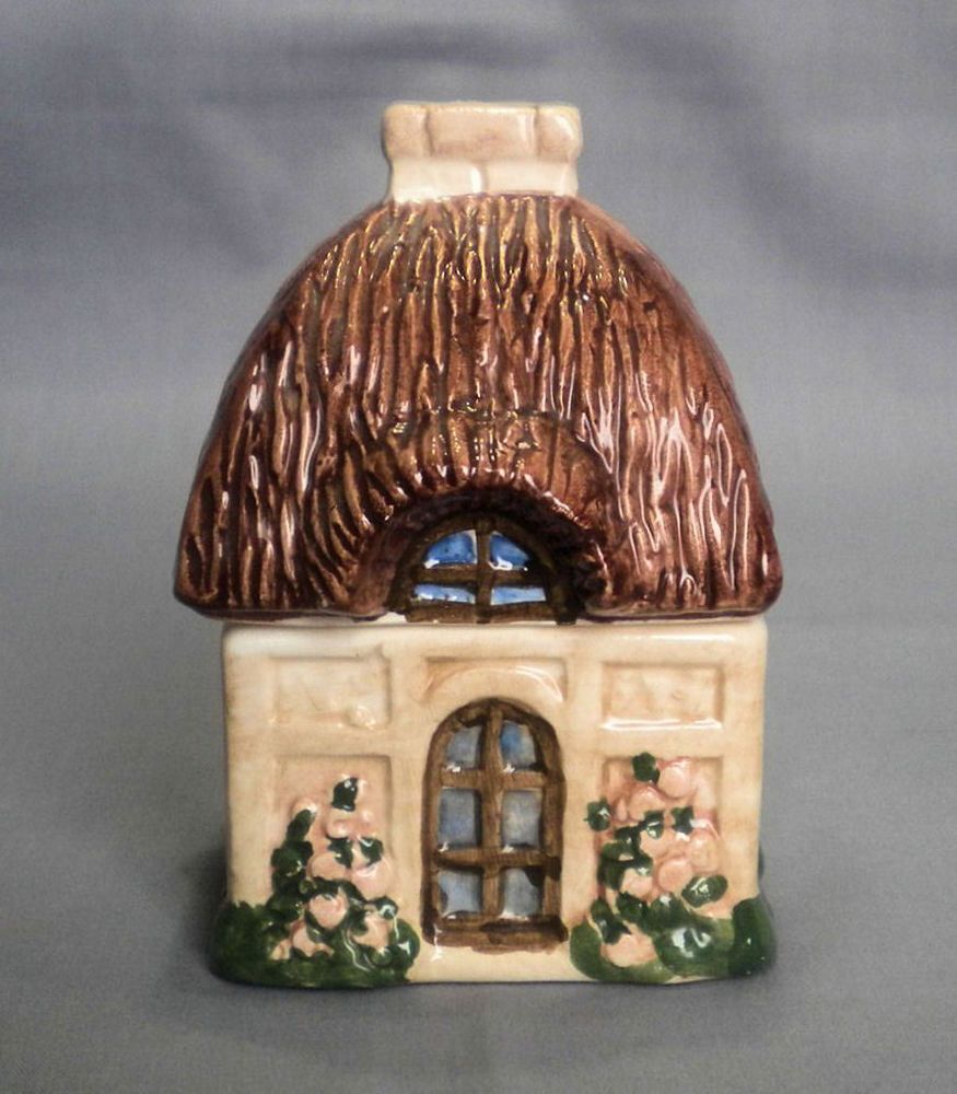 Vintage Small House Salt And Pepper Shakers Christmas Decor A Frame Style Red Roof Cottage House Miniature Ceramic Shakers Stuffed Peppers Red Roof Red Roof House