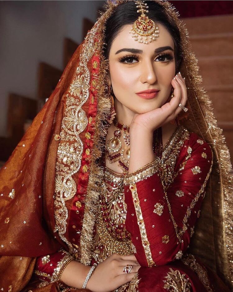 Spotted Best Bridal Makeup Looks Of The Year 2020 Indian Bridal Photos, Indian Bridal Fashion, Pakistani Bridal Dresses, Pakistani Bride, Indian Wedding Outfits, Pakistani Bridal Makeup Red, Pakistani Artist, Red Bridal Dress, Bridal Dress Design