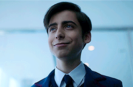 THE UMBRELLA ACADEMY GIFS | Cute celebrities, Academy, Umbrella