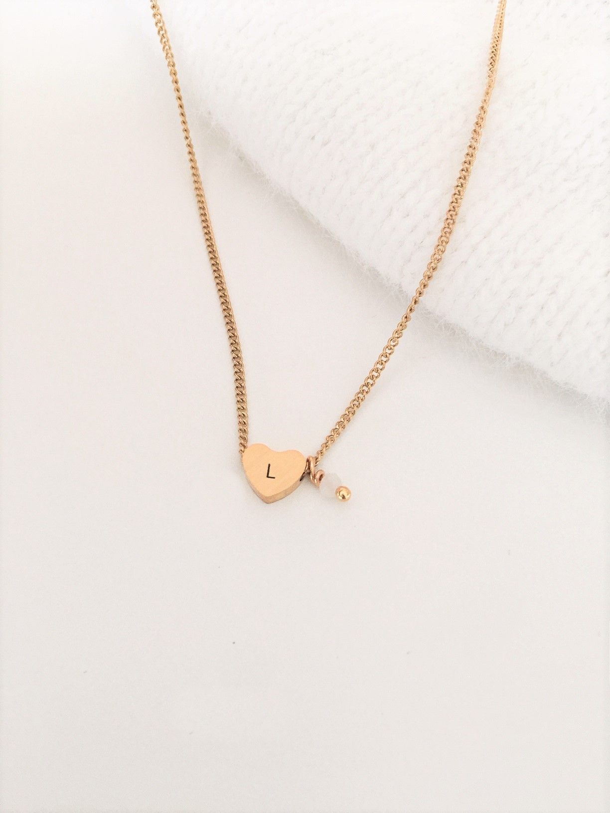 Jewelry Gifts. Memorable jewelry, meaningful jewelry, affordable jewelry, initial jewelry necklace ❤ Gold letter necklace Initial Jewelry Necklace, Monogram Necklace Gold, Gold Leaf Necklace, Tiny Necklace, Dainty Gold Necklace, Necklaces, Silver Initials, Gold Initial, Affordable Jewelry