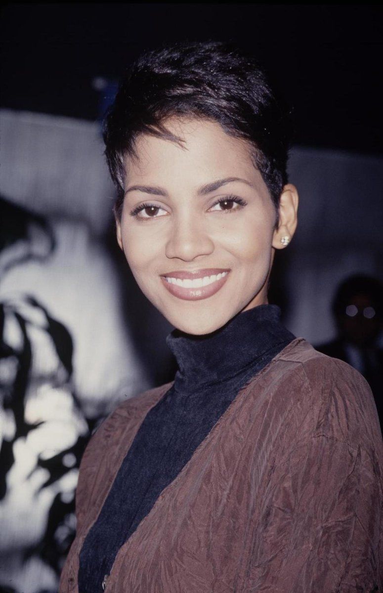 Halle berry 1994 photos and premium high res pictures – Artofit