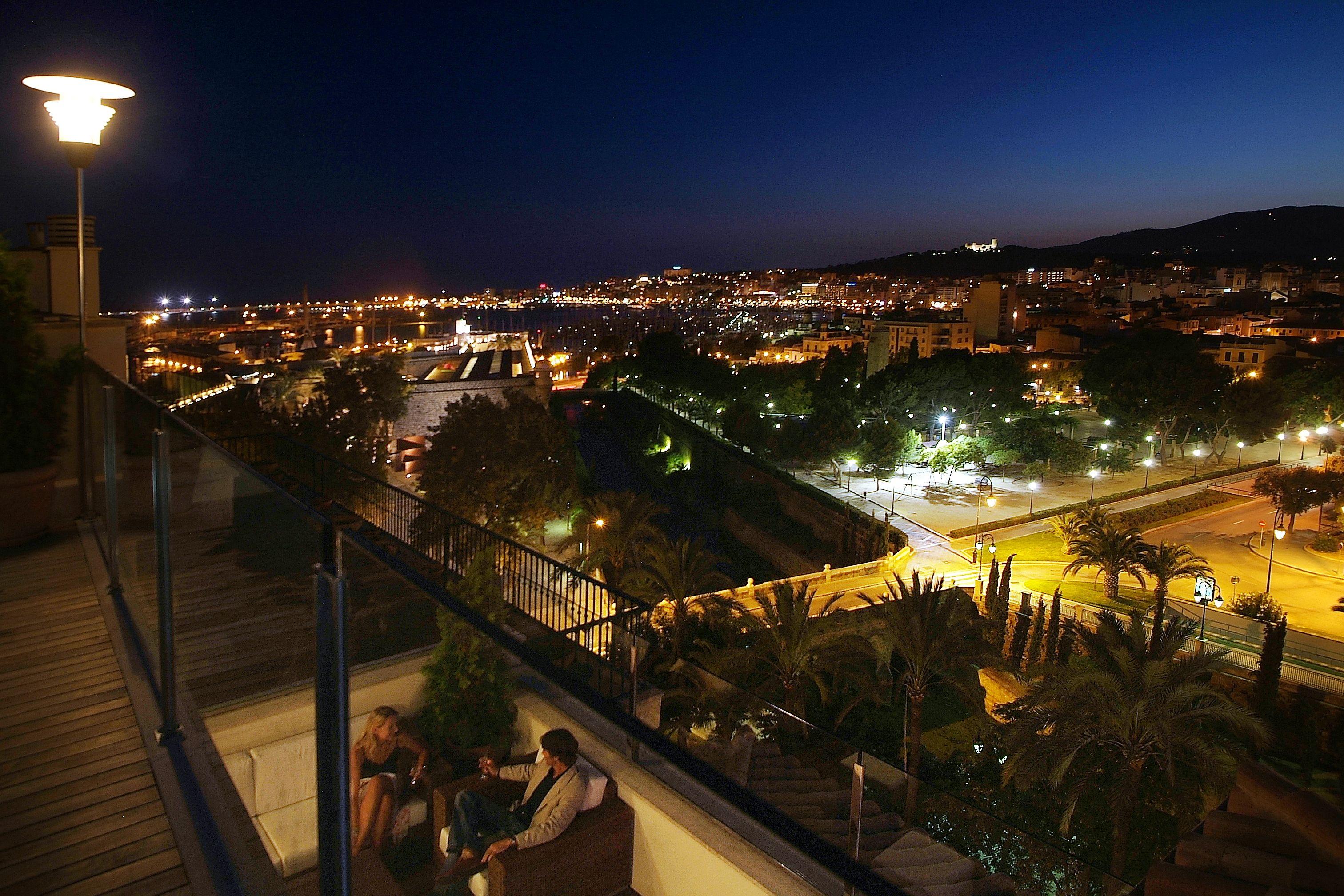 Vistas A La Bahía De Palma Desde El Blue Jazz Club Palma De Mallorca Hotel De Lujo Palmas