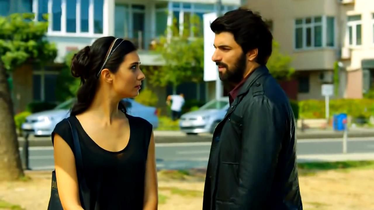 أقوى أغنية حزينة جامدة جدا حبيبتك خدها غيرك المسلسل التركي العشق الأسود Kara Para Ask Looking Gorgeous Handsome Gorgeous