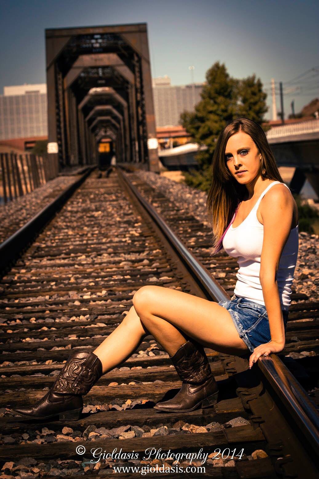 Gorgeous Country Girl On Train Tracks Country Girls Portrait Photography Portrait 