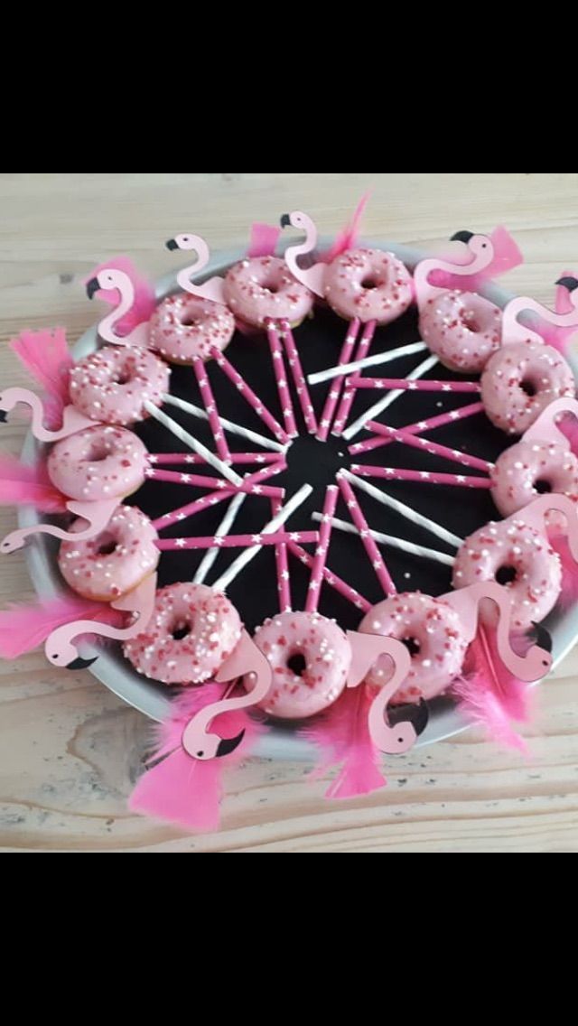 Flamingo Birthday Cakes + Baby Shower Desserts