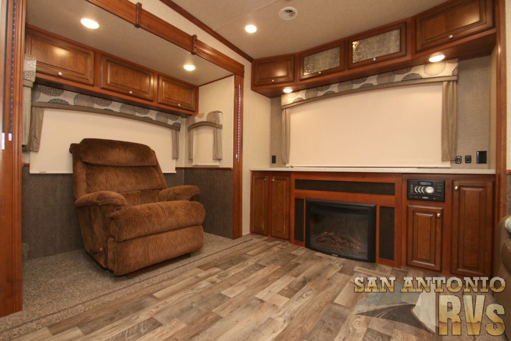 Cedar Creek Hathaway 36ck2 5th Wheel Rv In 2020 Cedar Creek 5th Wheels Cedar