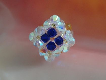 Bague losange bleue et blanche en perles de Cristal Swarovski ... Bague losange bleue et blanche en perles de Cristal Swarovski ...