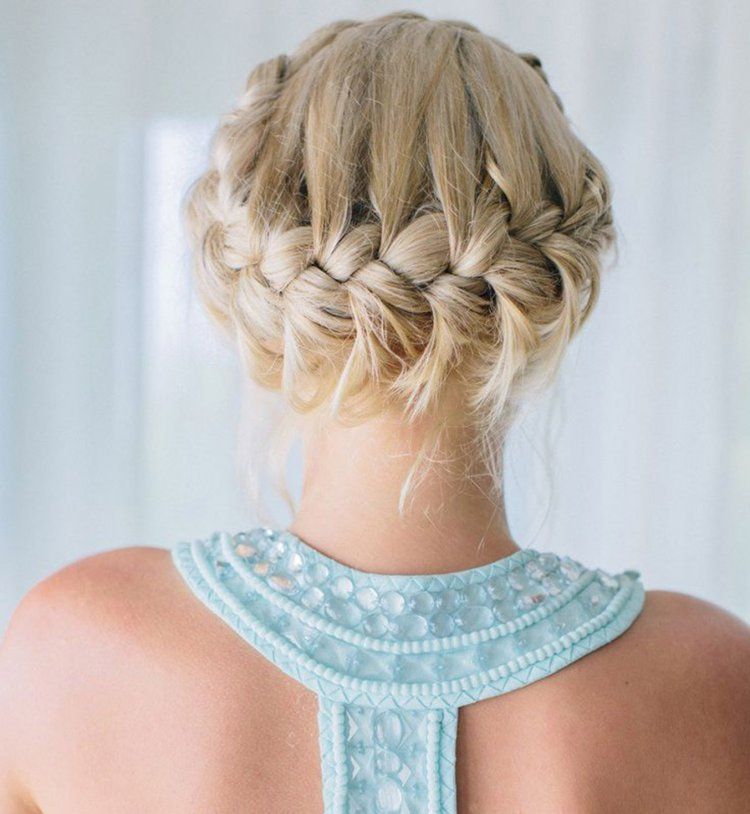 16 idées de chignons faciles à faire - Cosmopolitan.fr Cool Braid Hairstyles, Pretty Hairstyles, Womens Hairstyles, Fashion Hairstyles, Hairstyle Ideas, Hair Dos, Hair Hair, Blonde Hair, Blonde Braids