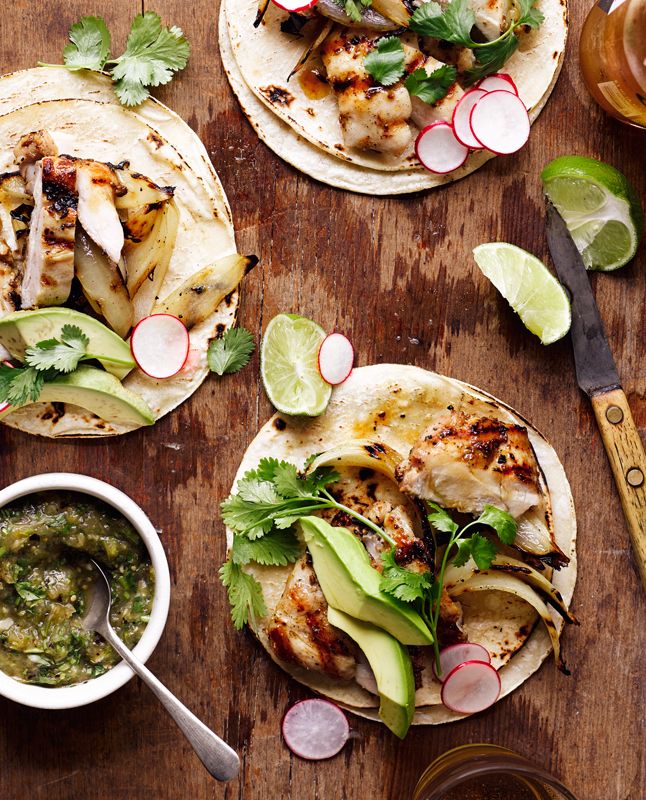 tacos de pollo a la plancha con rabanitos cebolla asada cilnatro tacos de pollo a la plancha con rabanitos cebolla asada cilnatro aguacate y