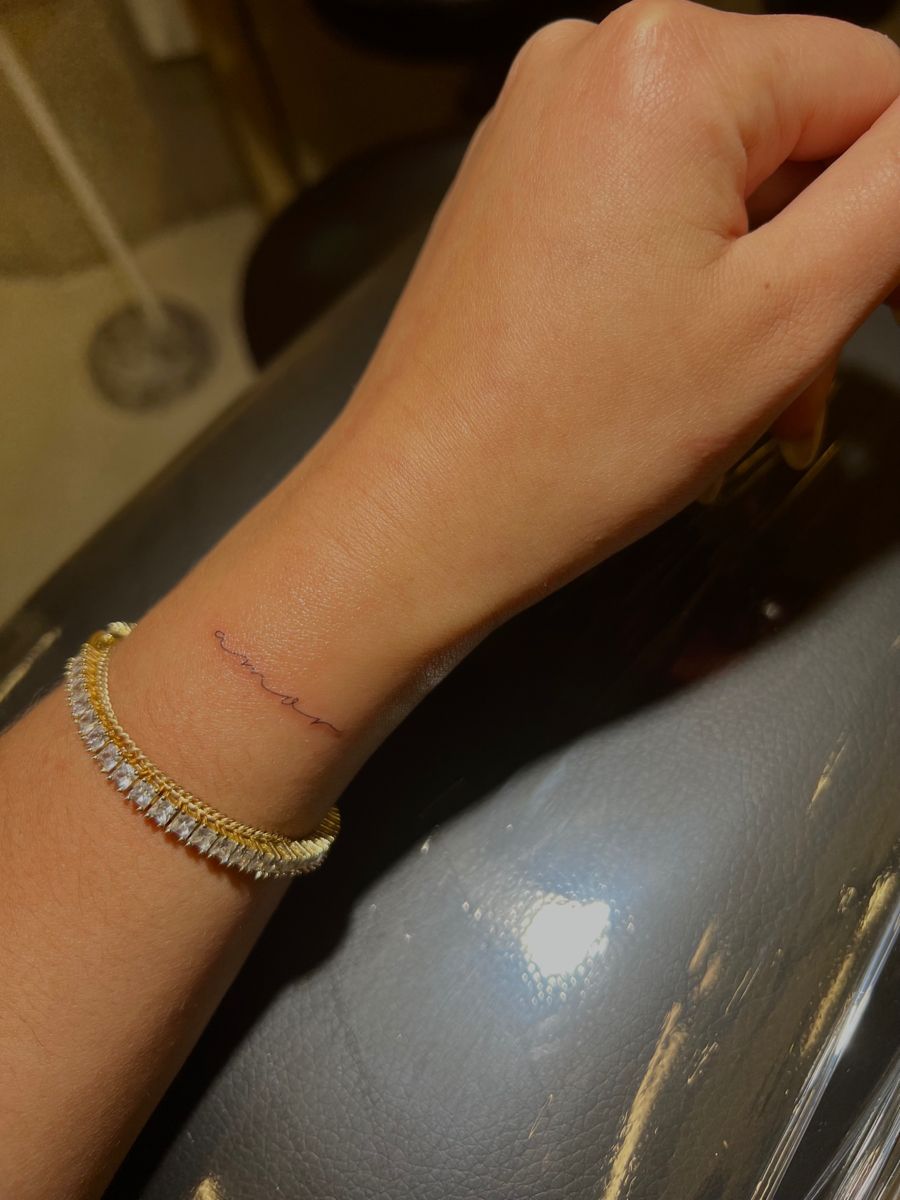 Tiny Tattoo amor Tatuagem Atr s Do Bra o Tatuagem Min scula tiny-tattoo-amor-tatuagem-atr-s-do-bra-o-tatuagem-min-scula