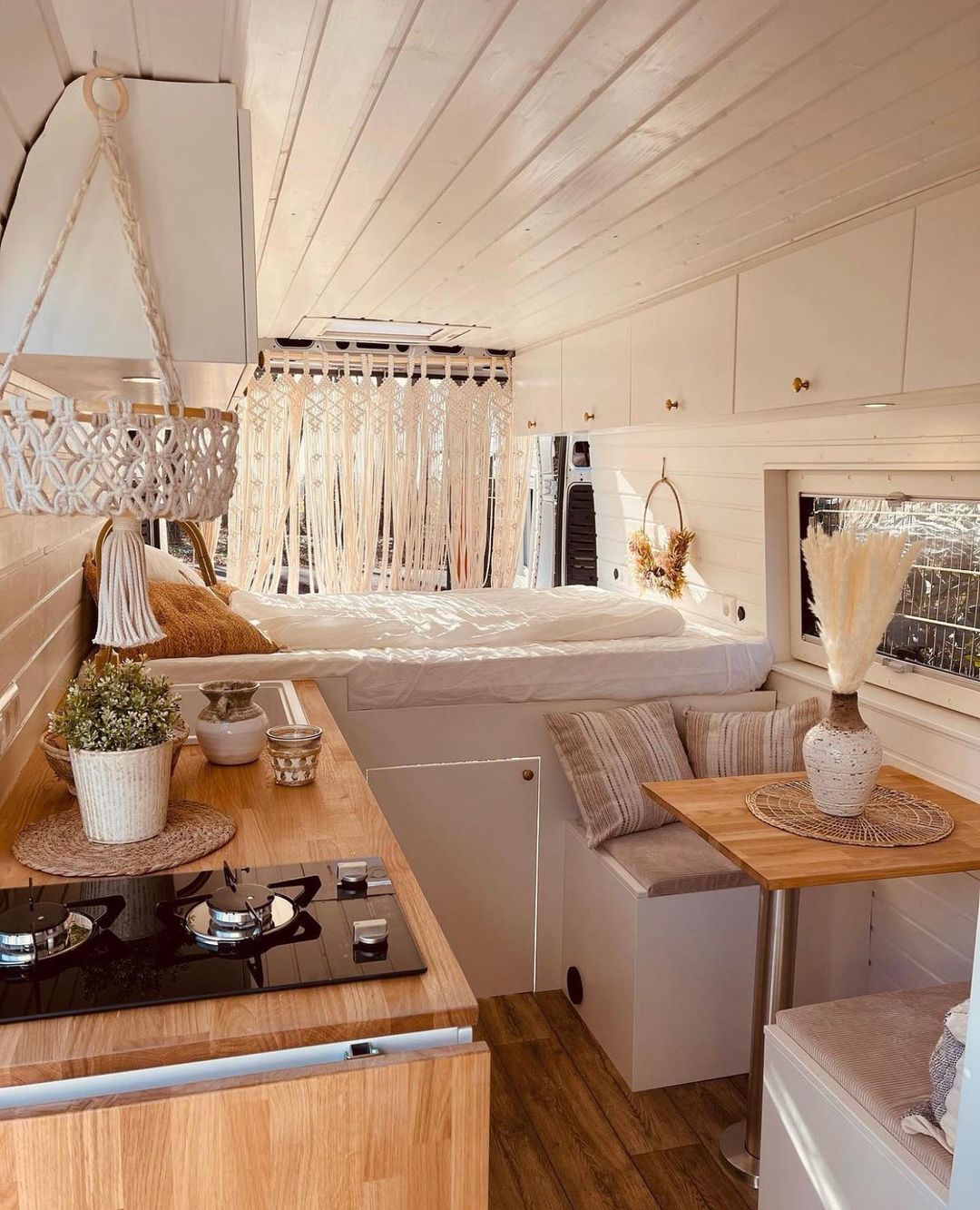 Vandwelling or vanlife is a lifestyle of living in a vehicle full or part-time. The names are compound words that derive from the fact that it is typically done in a van that has been modified with basic amenities, such as house batteries, solar panels, a bed platform, some form of toilet, sink, and storage space. Caravan Makeover, Caravan Renovation, Caravan Interior, Campervan Interior, Tiny House Camper, Camper Life, Camper Living, Caravan Living, Van Conversion Interior