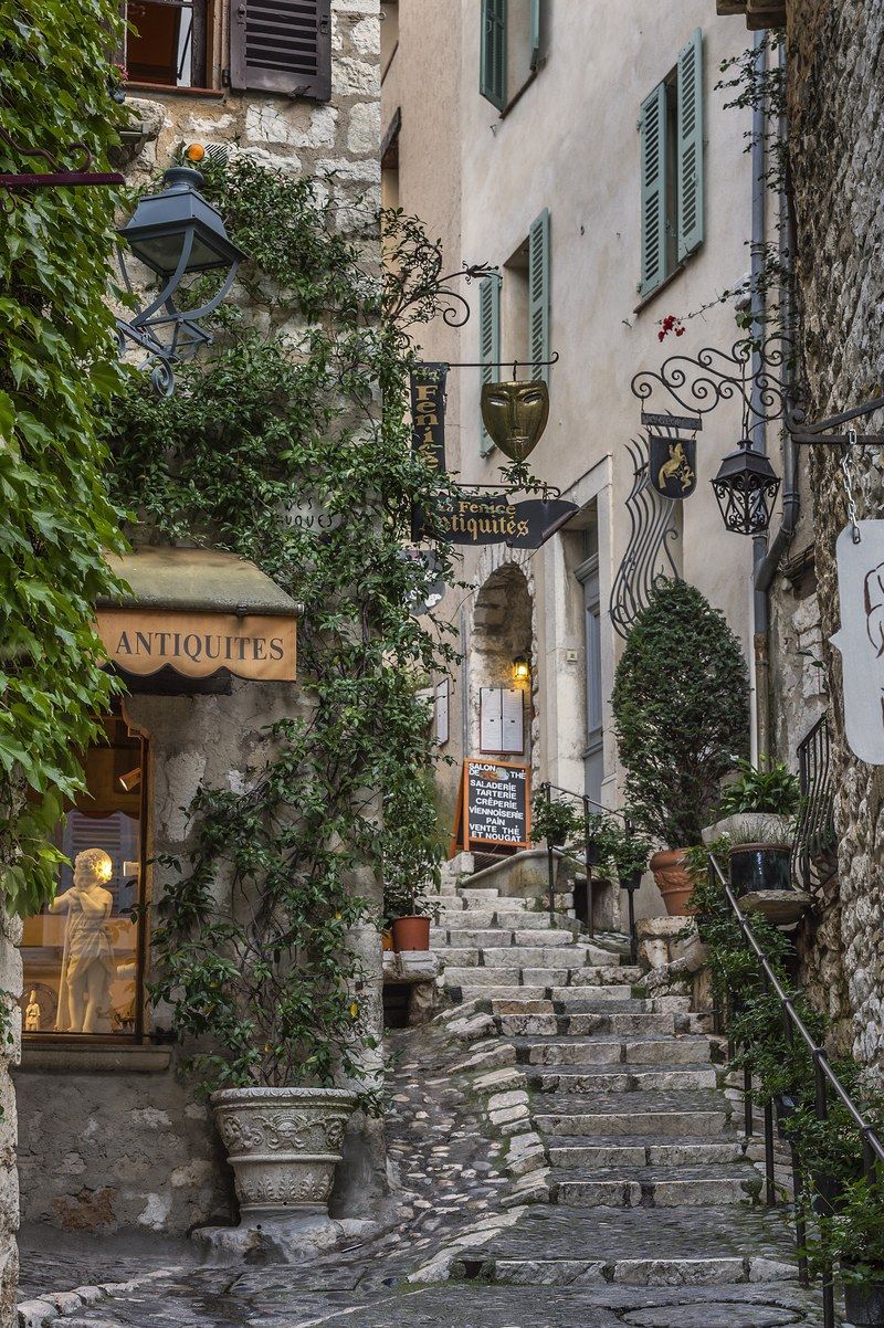 France’s 11 Most Beautiful Villages Accessible Only by Car