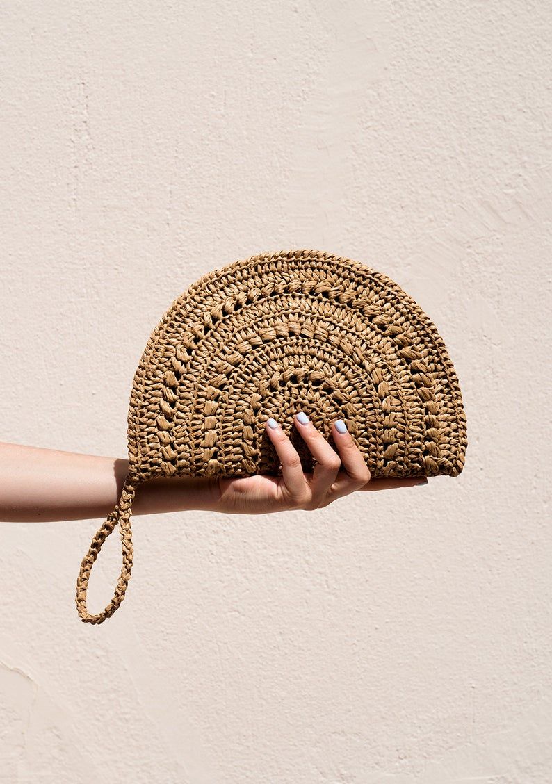 Crochet Raffia Clutch Half Moon Clutch Straw Wristlet Purse Minimal Boho Clutch Raffia Handbag Crochet Summer Bag Raffia Moon Clutch In 2021 Crochet Clutch Bags Crochet Clutch Crochet Handbags