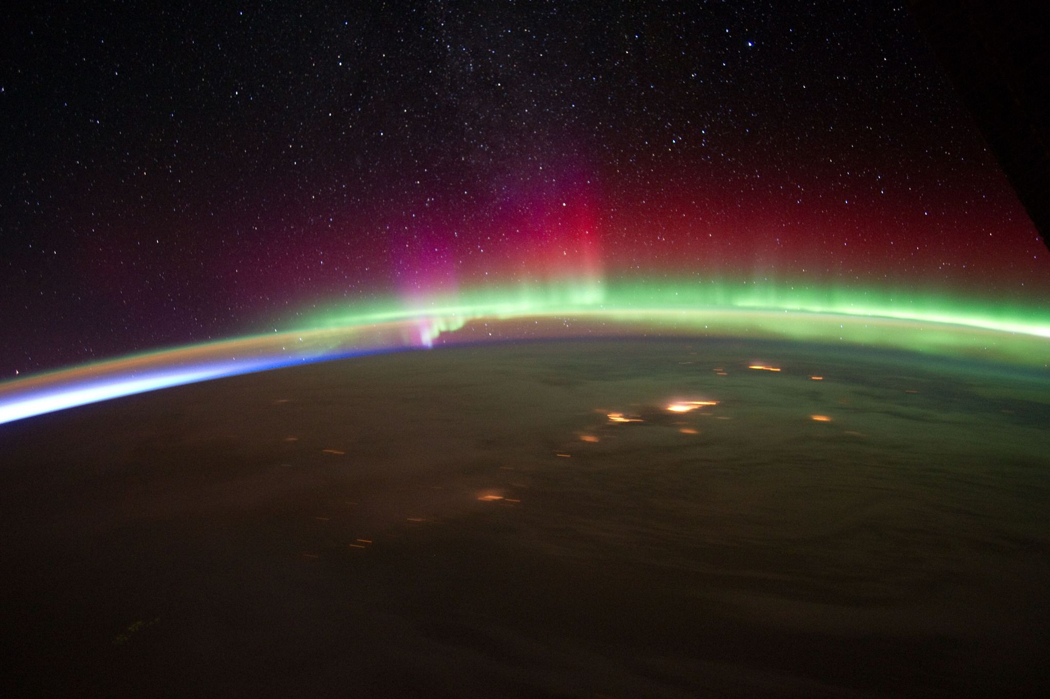 An Aurora Borealis Seen From The International Space Station By Umer Zahid Aurora Boralis International Sp Aurora Borealis Aurora Borealis From Space Nature