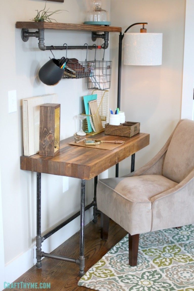 Farmhouse Industrial Pipe DIYS You Will Want To Create - The Cottage Market Industrial Wooden Desk, Rustic Desk, Industrial Decor, Industrial Furniture, Industrial Pipe, Rustic Wood, Industrial Farmhouse, Industrial Design, Industrial Style