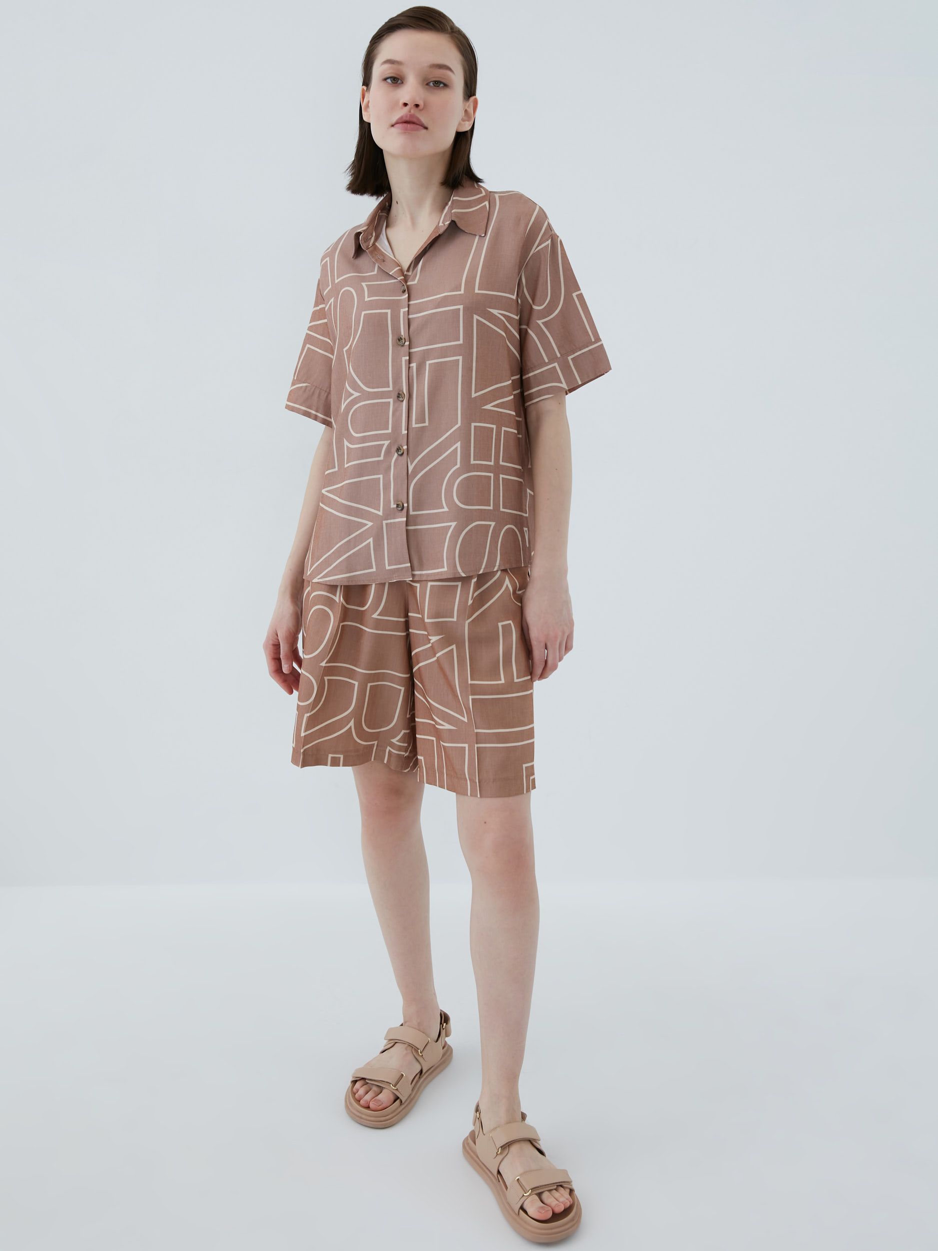 Шорты из вискозы 1225040740-255 - купить в интернет-магазине «ZARINA» Short Sleeve Dresses, Dresses With Sleeves, Clothes, Fashion, Outfits, Moda, Clothing, Sleeve Dresses, Fashion Styles