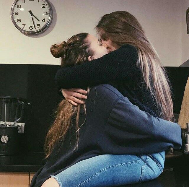 gay film amigas bonitas handsome gay boy