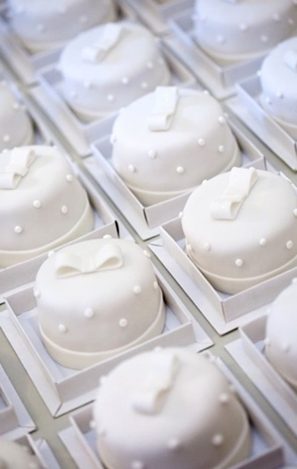amazing petit fours for a wedding Individual wedding cakes, Mini