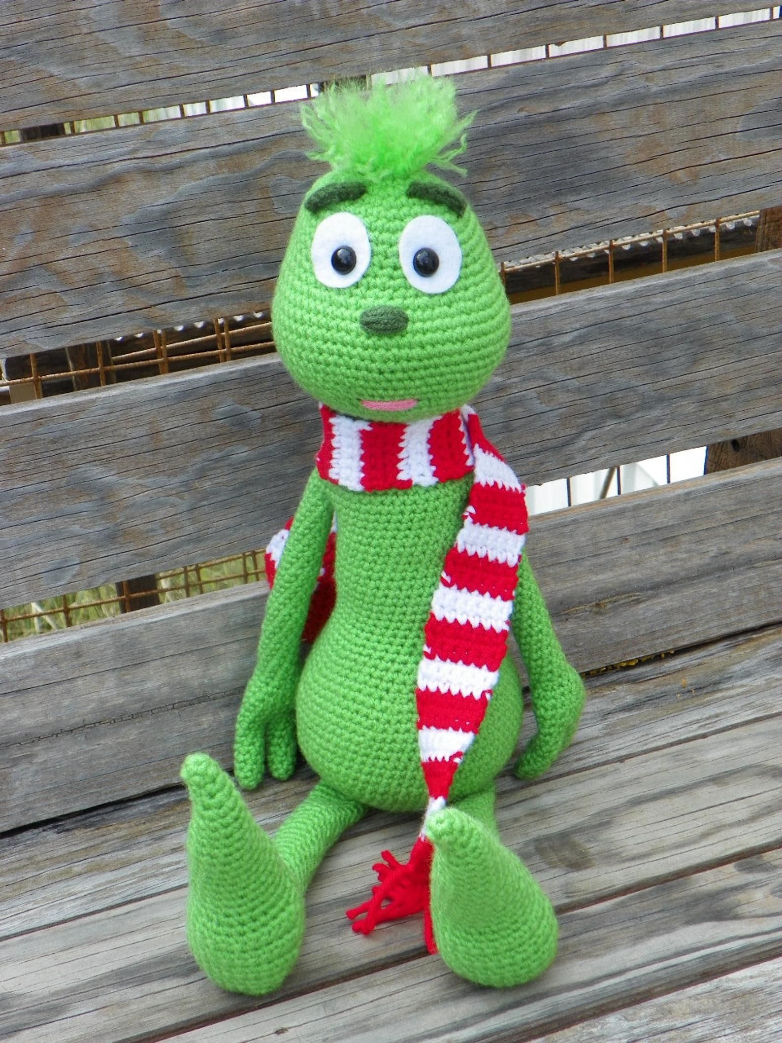 The Christmas Thief PDF crochet pattern | Etsy | Christmas crochet