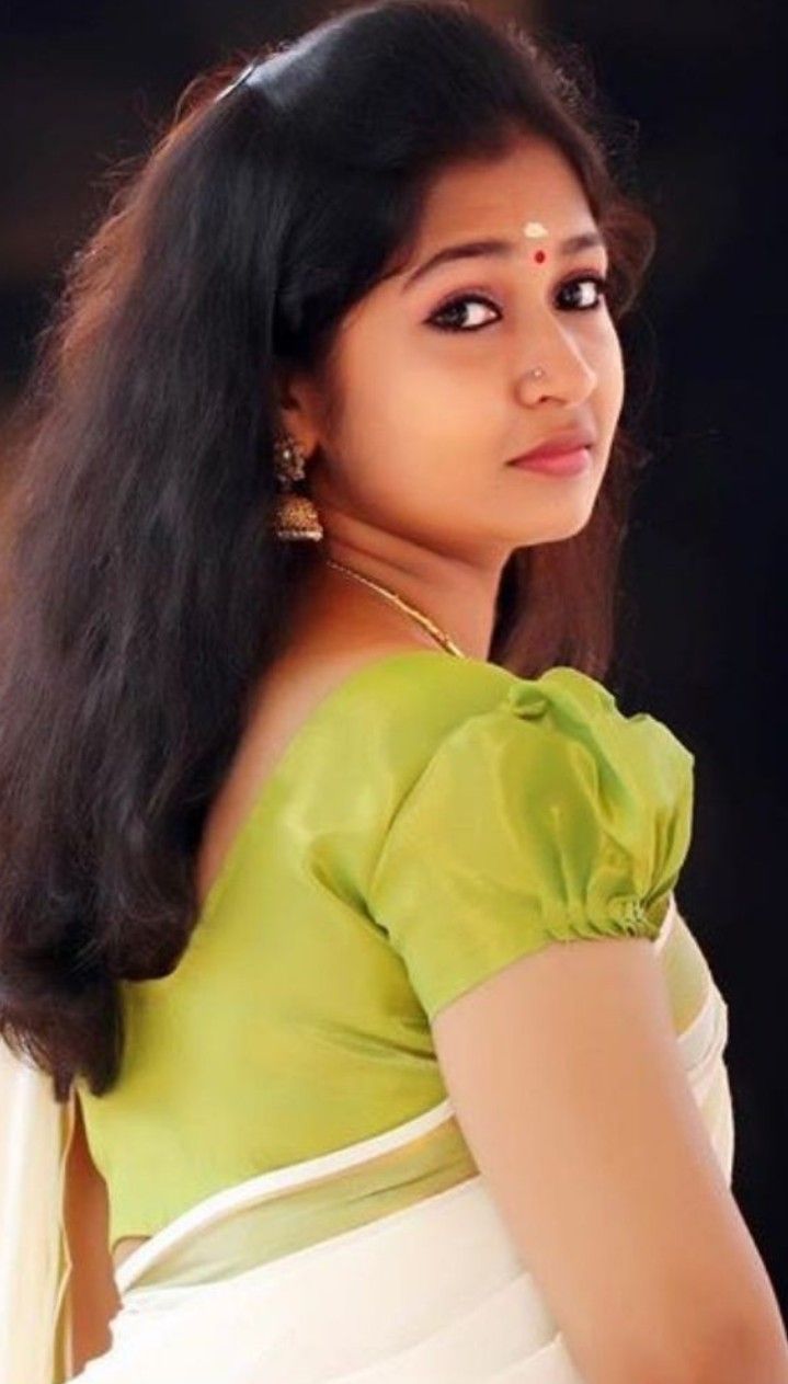 Pin on Beautiful girls in saree
