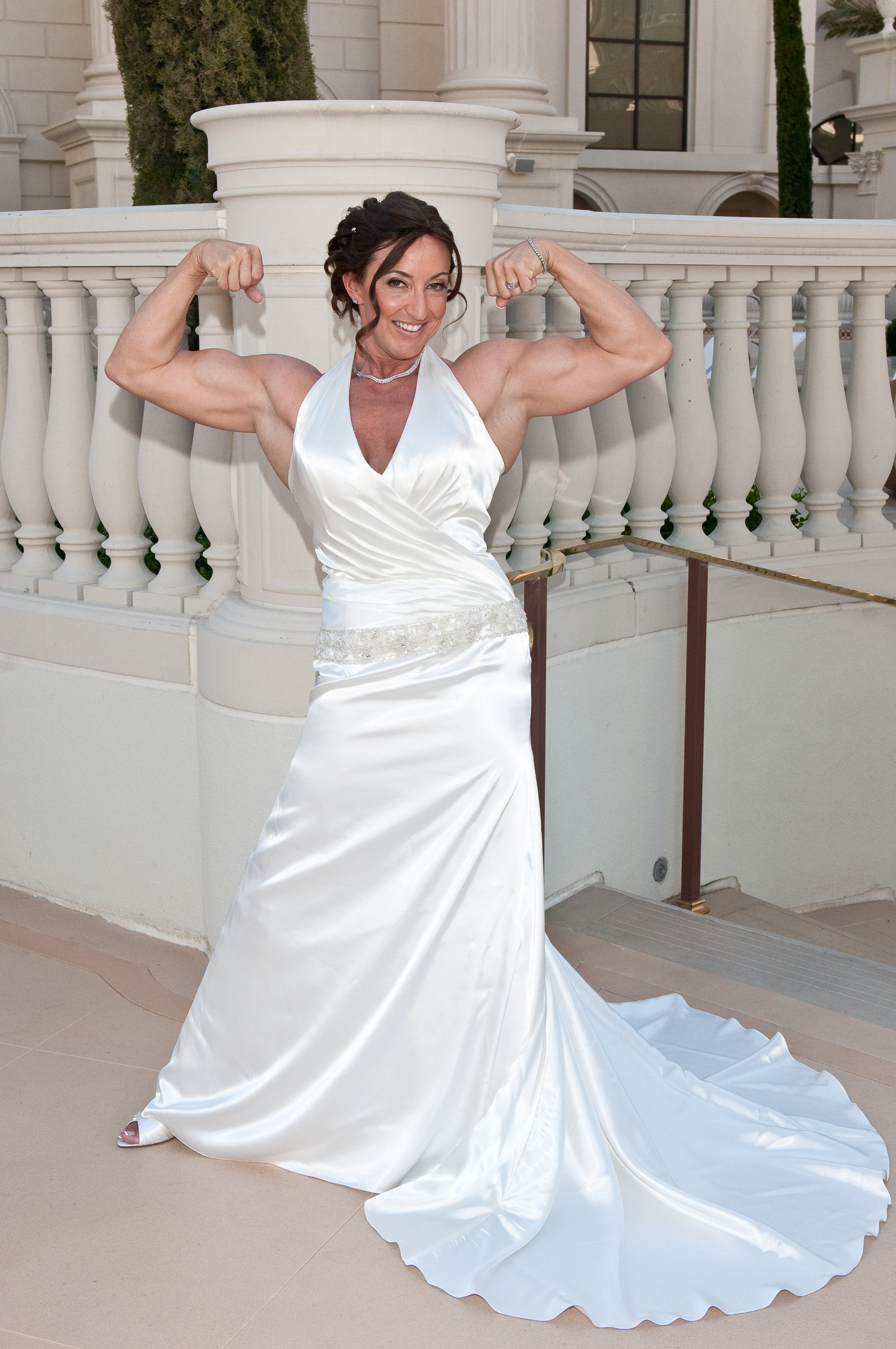 dresses for muscular build