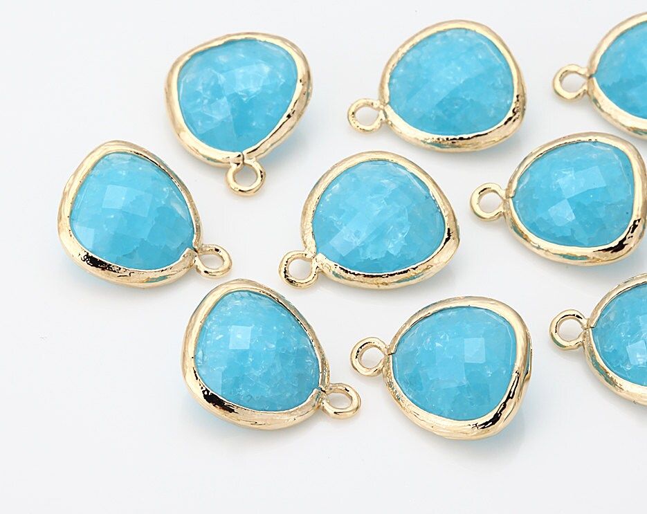 16K Polished Gold Plated over Brass / 2 Pcs Ocean Blue Glass Pendant Jewelry Craft Supplies AG001-PG-OB 16K Polished Gold Plated over Brass / 2 Pcs Ocean Blue Glass Pendant Jewelry Craft Supplies AG001-PG-OB