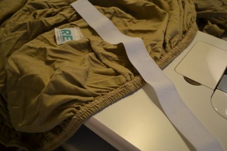 sewing elastic on to fitted sheet corners will keep fitted sheets in how to keep fitted sheets on bed diy