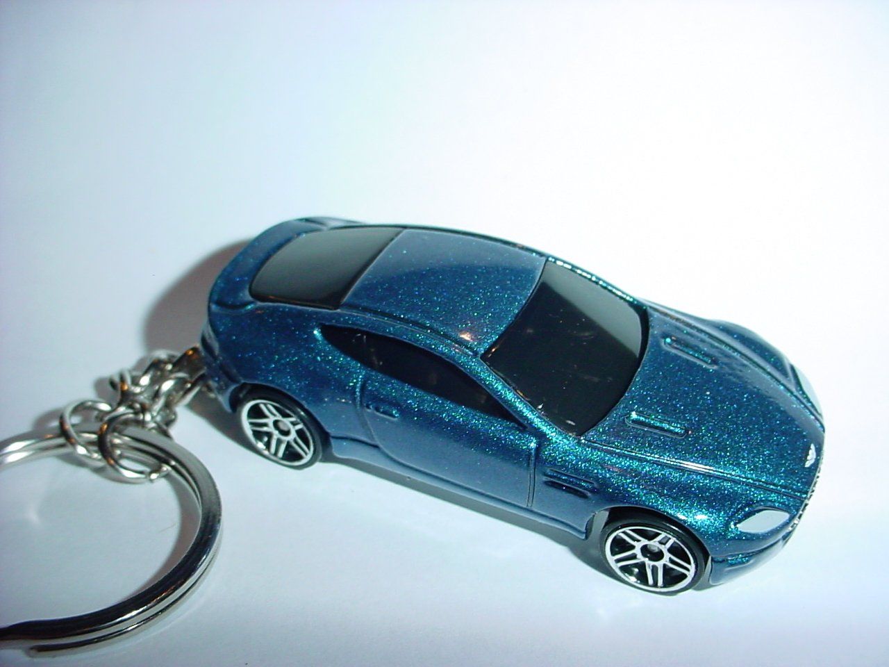 3d aston martin v8 vantage custom keychainbrian thornton keyring
