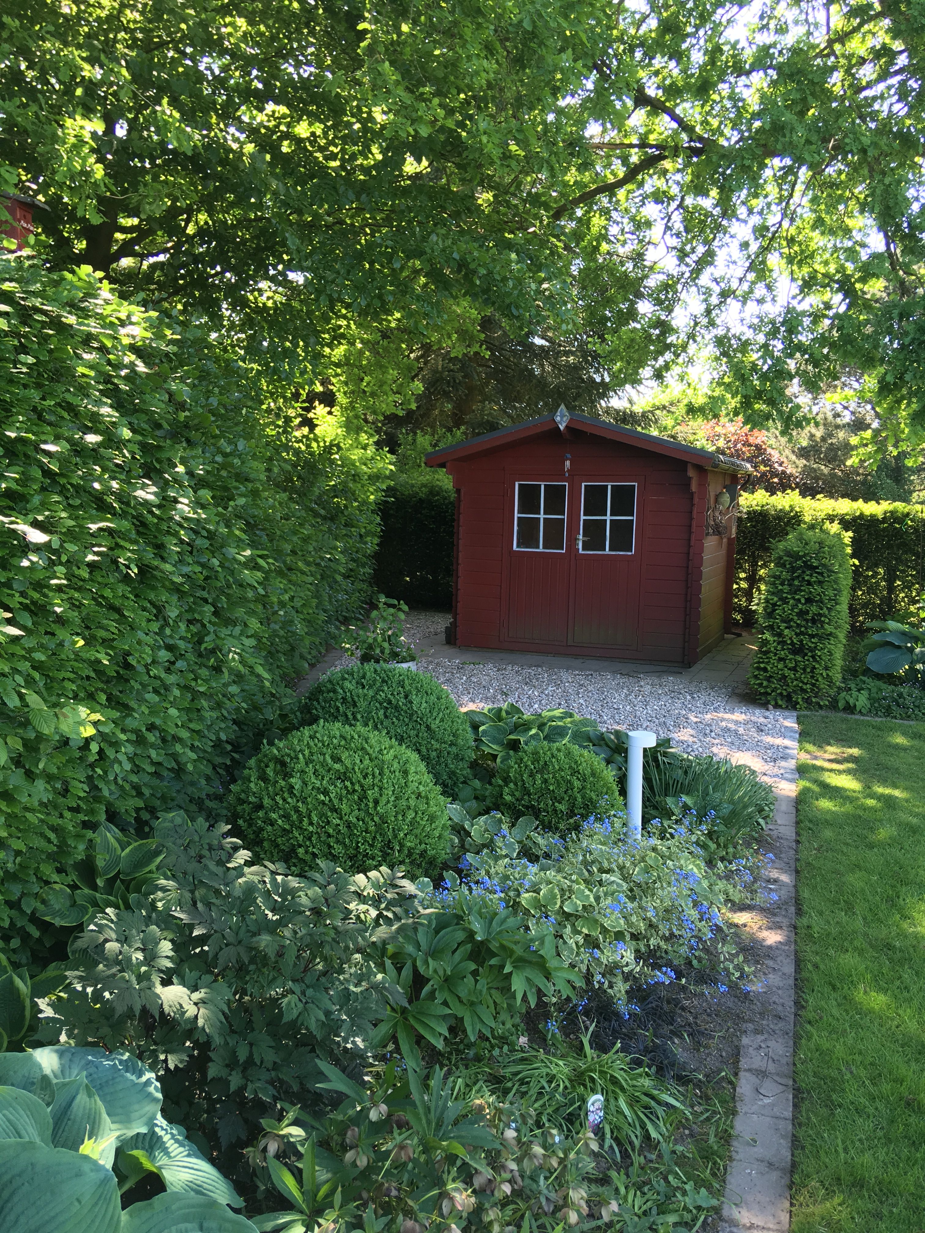 Aufbau eines Gartenhauses mit PodestFundament