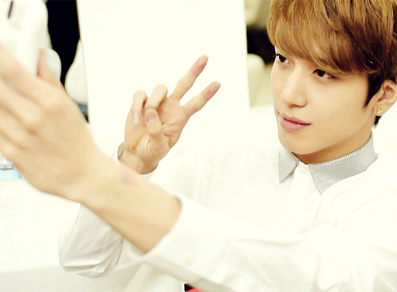 selfie yh cnblue cnblue yonghwa jung yong hwa selfie yh cnblue cnblue yonghwa jung yong hwa