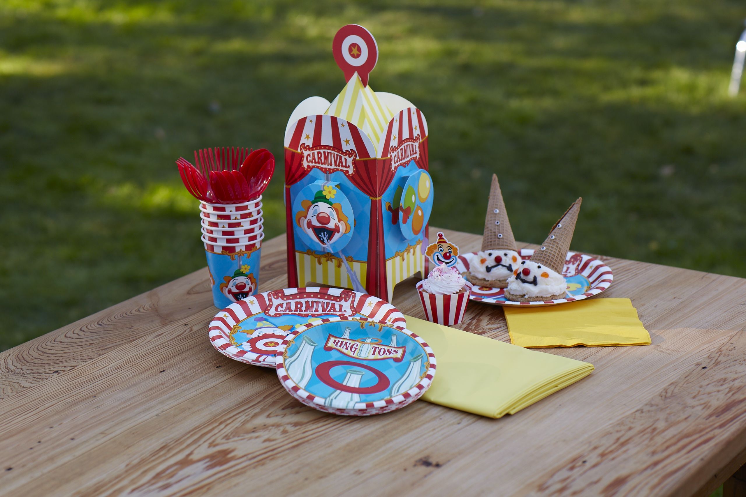 Carnival Games party table setting. #carnivalparty #BirthdayExpress ... Carnival Games party table setting. #carnivalparty #BirthdayExpress ...