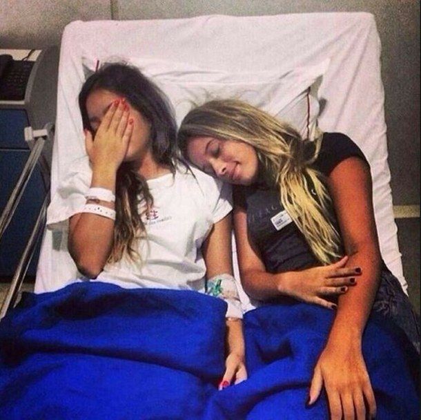 Lit Le Meilleur Ami Mode Amitie Hopital Image 2448070 Par Best Friend Goals Best Friends Friend Goals