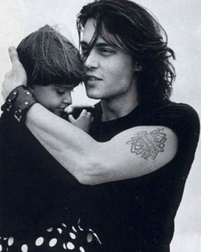 Johnny Depps Son, Johnny Depp Family, Young Johnny Depp, Johnny Depp Kids, Johnny Depp Leonardo Dicaprio, Johnny Depp Images, Johnny Depp Pictures, Celebrity Dads, Celebrity Crush