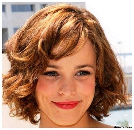 Naturlicher Long Bob Mit Schulterlangen Braunen Locken Frisuren Frisur Dicke Haare Haarschnitt Coole Frisuren