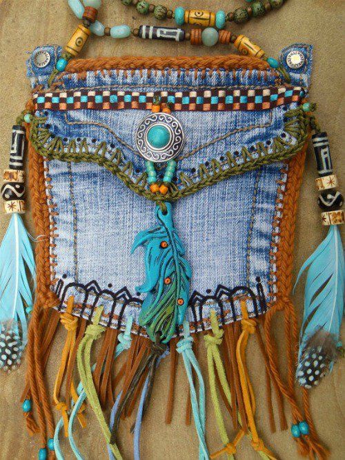 upcycled jean pocket via etsy. This is a work of art! Made me think of other simple ideas for pockets. What about putting magnets on back. Cut up recycled paper, and stick a pen/pencil in for frig. May need a stabilizer. Wouldn't need to be this fabulous but could definitely have fun with buttons, beads etc! Maybe a smaller 1 for twist-ties that i reuse. Jeans Diy, Upcycle Jeans, Upcycle Clothes, Diy Upcycled Denim, Old Clothes Diy Upcycling Ideas, Jean Upcycle Diy, Denim Crafts Upcycling, Jean Recycle Ideas, Denim Recycle Projects