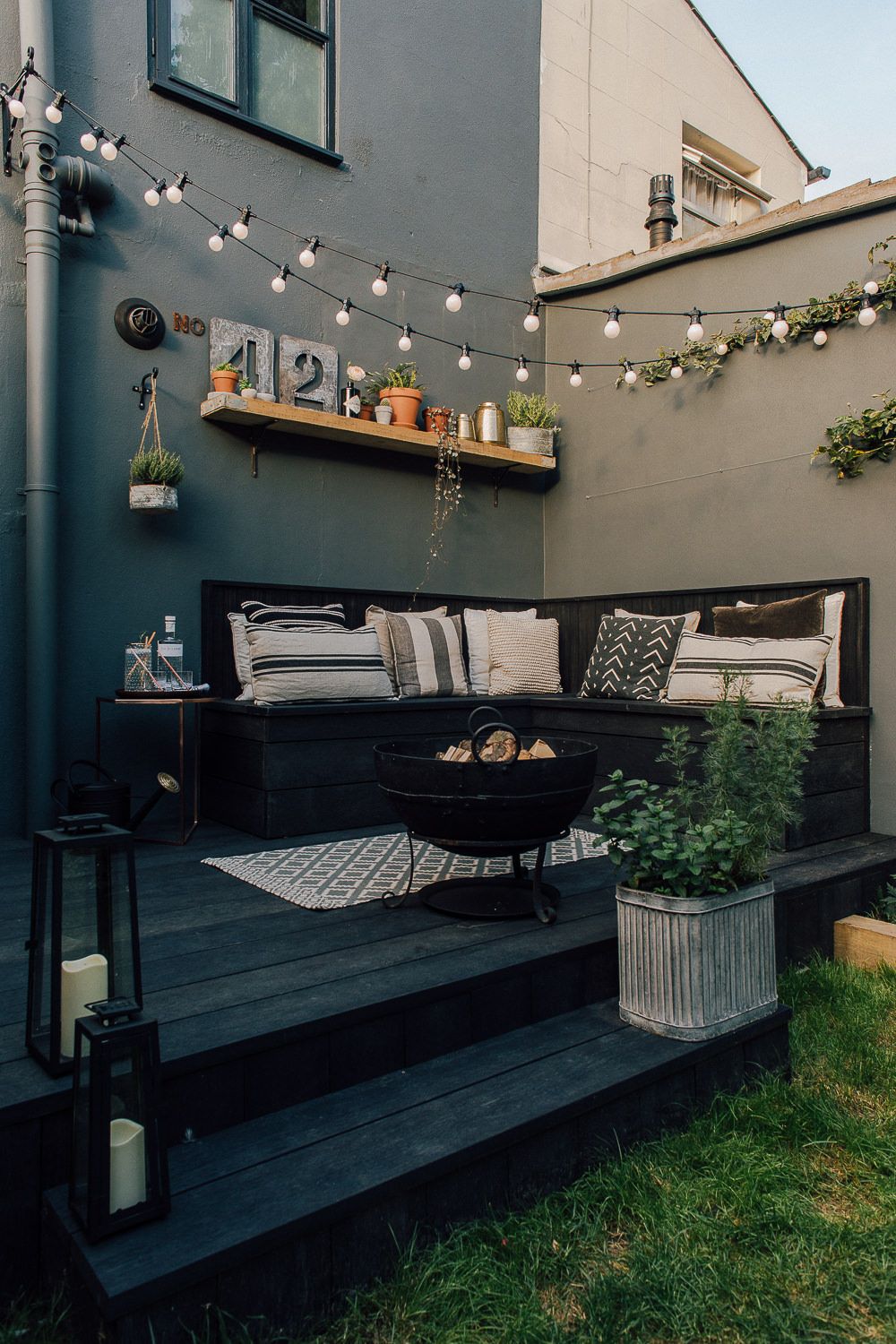Millboard Decking - Charred Oak Millboard Decking With Farrow & Ball Walls Small Backyard Patio, Backyard Patio Designs, Backyard Pools, Backyard Garden, Garden Beds, Backyard Ideas For Small Yards, Small Back Garden Ideas, Small Garden Decking Ideas, Landscaping Design