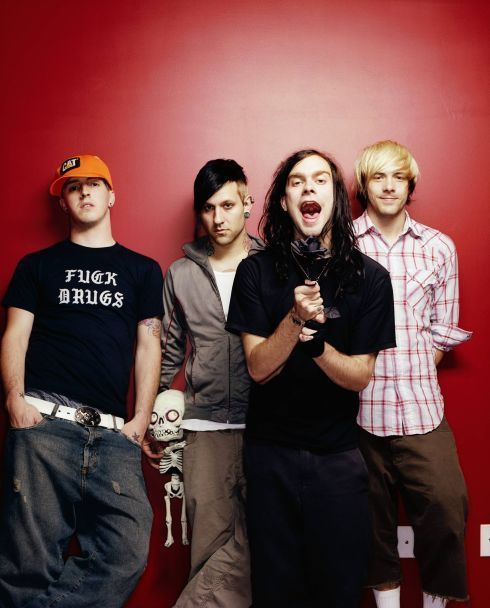 I Dont Belong Anywhere Bert Mccracken 2000s Emo Oli Sykes Frank i-dont-belong-anywhere-bert-mccracken-2000s-emo-oli-sykes-frank
