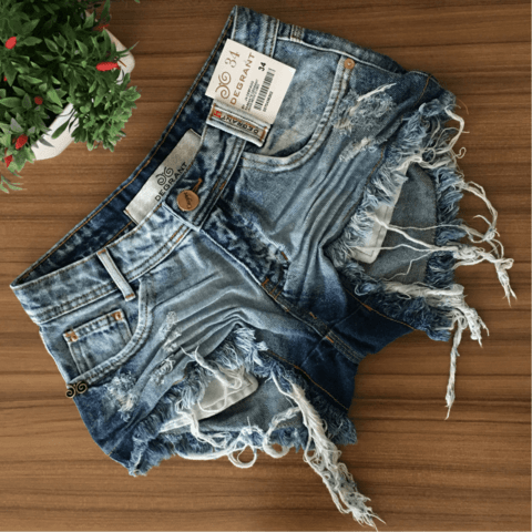 SHORTS JEANS VERAO 2018 DEGRANT | Short feminino, Roupas glamourosas, Shorts jeans feminino