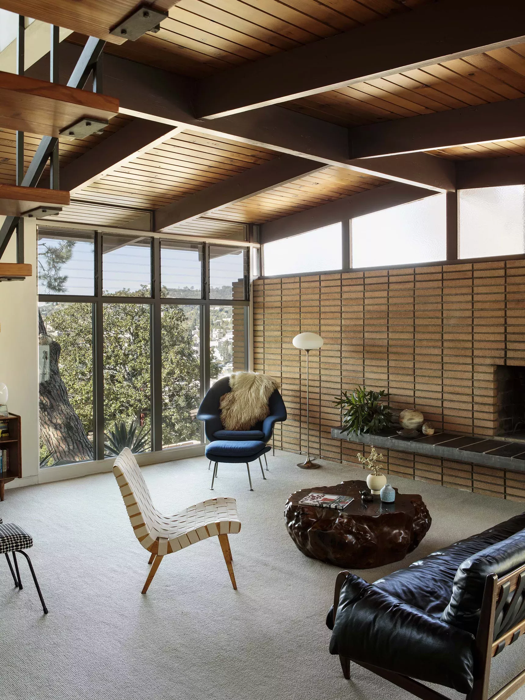 Winning Mid Century Modern Homes Interior Design