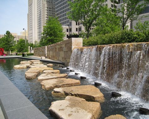 St Louis Citygarden Sculpture Park Revitalizes Downtown Sense Of Civic Duty Sculpture Park Sculpture Art