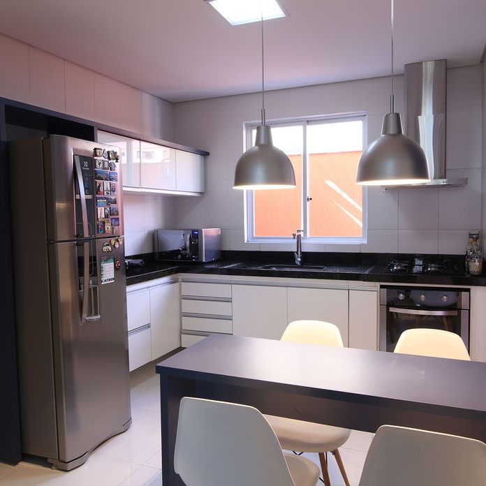 Kitchen Remodel Layout, Redecorate Bedroom, Interior Design Kitchen, Trending Decor, Home Projects, Apartment Decor, Sweet Home, House Design, Metta