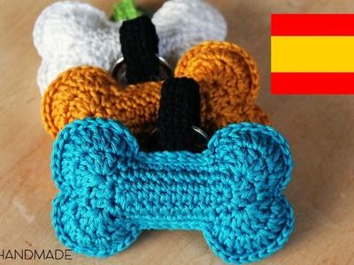 Amigurumi, Amigurumi: iniciando el tejido, Tutorial Minion Amigurumi Part 2 (English subtitles) Crochet Dog Patterns, Crochet Applique, Free Crochet Pattern, Crochet Amigurumi, Crochet Toys, Paw Print Ornament, Crochet Dog Sweater, Applique Tutorial, Dog Ornaments