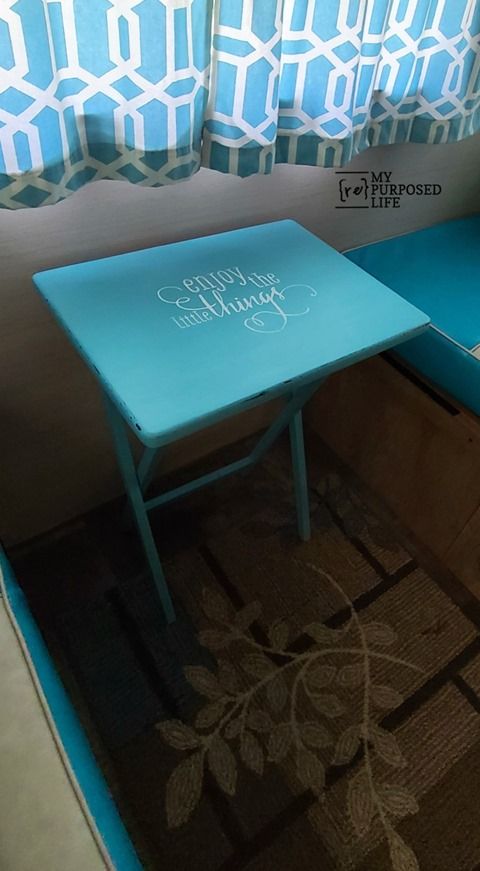This quick and easy t.v. tray table makeover is a great way to update any old wooden furniture. Tips for painting, distressing & stenciling. #MyRepurposedLife #repurposed #tvtray #table #allinonepaint #chalkcouture #chalkpaste #transfer #enjoythelittlethings via @repurposedlife Paint Furniture, Cool Furniture, Furniture Makeover, Wooden Furniture, Tv Tray Table, Diy Table, Retro Decor, Vintage Decor, Vintage Style