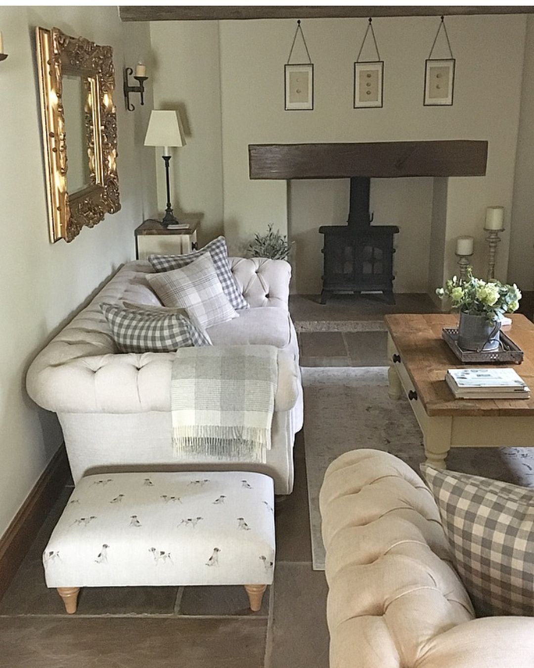 Good Morning And A Very Happy Monday To You Such A Busy Weekend Lots Happening At B Country Style Living Room Country Cottage Living Room Country Living Room