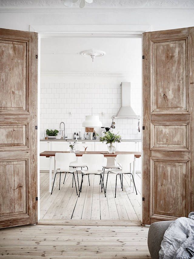 A Lovely Swedish Turn-Of-The-Century Apartment (my scandinavian home)